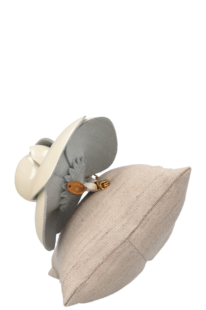 Broche Camélia CHANEL Ivoire Verni