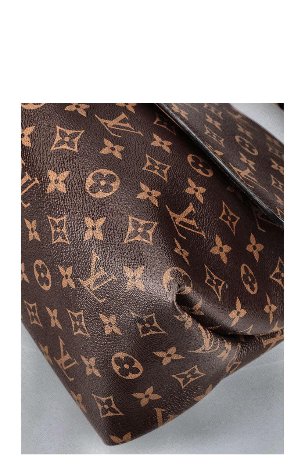 LOUIS VUITTON Beaubourg MM Bag MNG