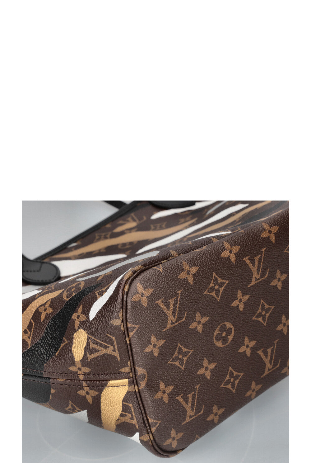 LOUIS VUITTON X LOL Neverfull MM