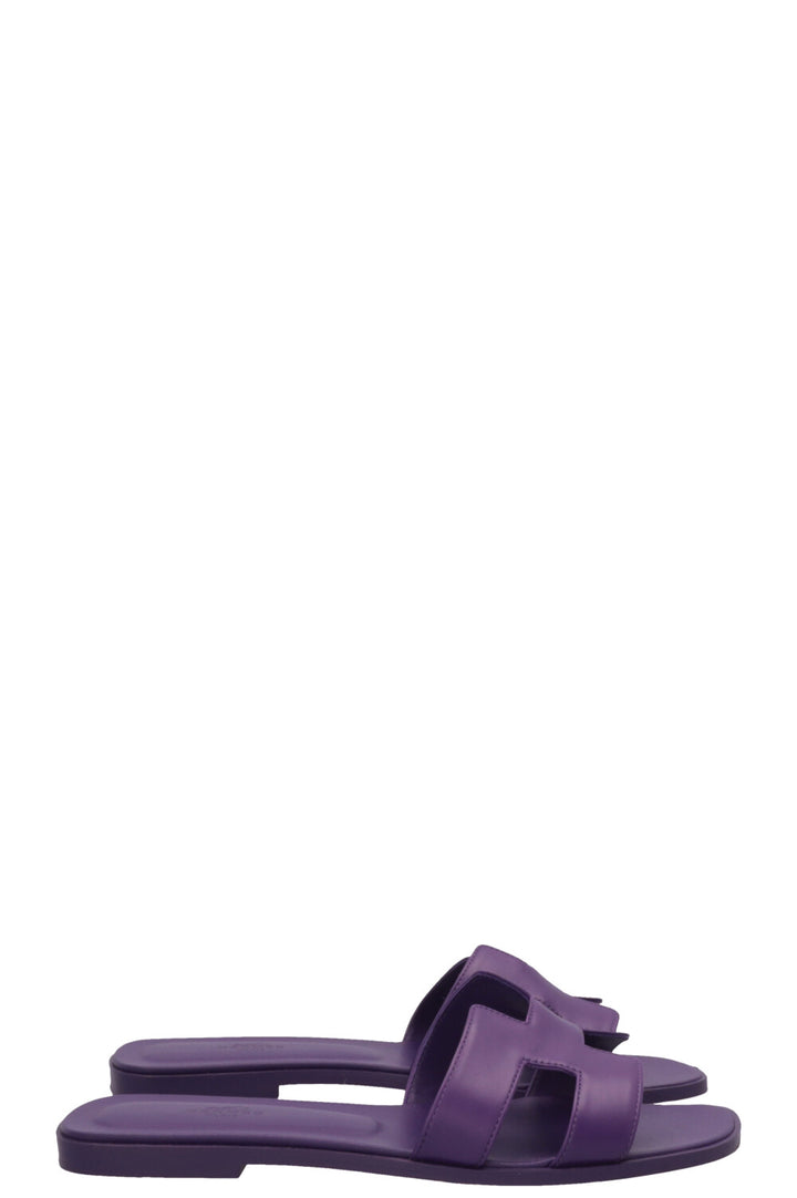 HERMÈS Oran Sandals Violet