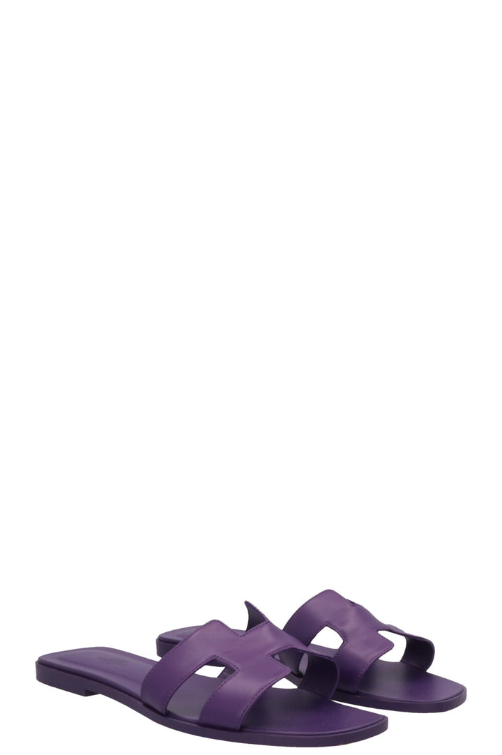 HERMÈS Oran Sandals Violet