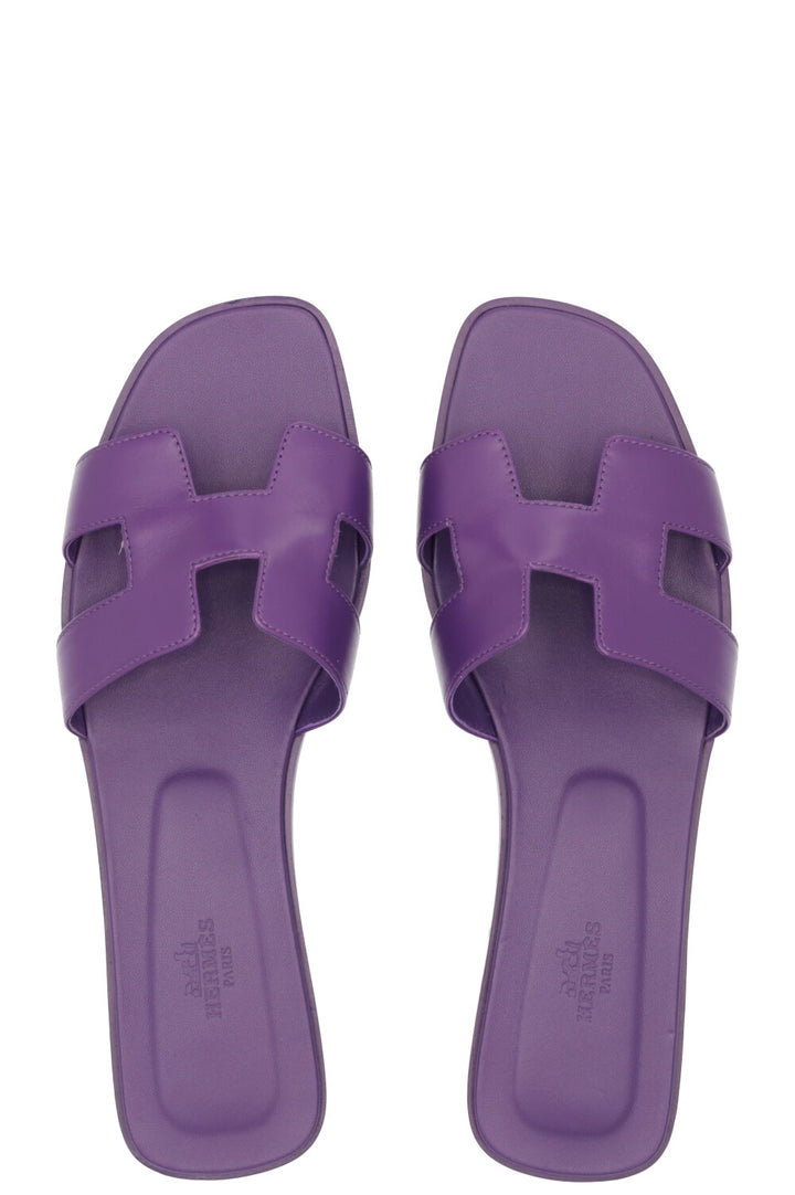 HERMÈS Oran Sandals Violet