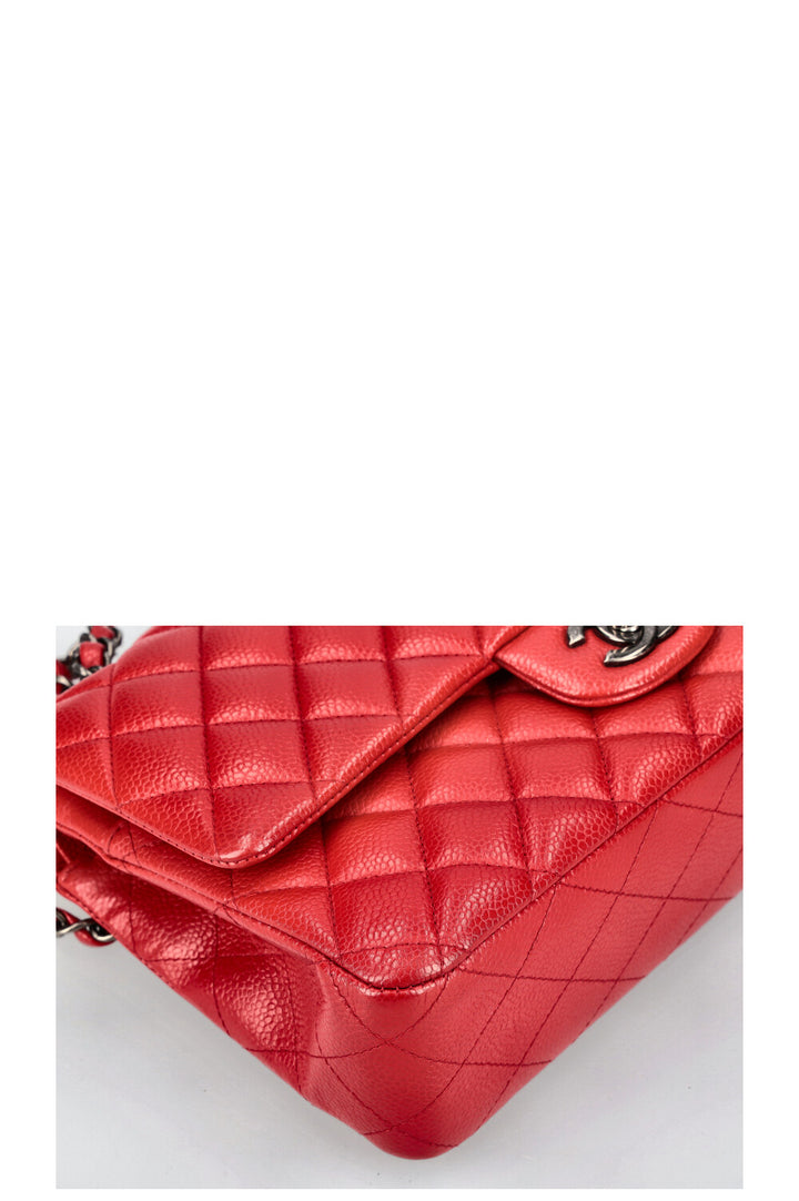 CHANEL Double Flap Bag Medium Caviar Red