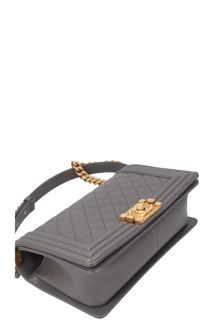 CHANEL Sac Boy Moyen Gris Caviar 