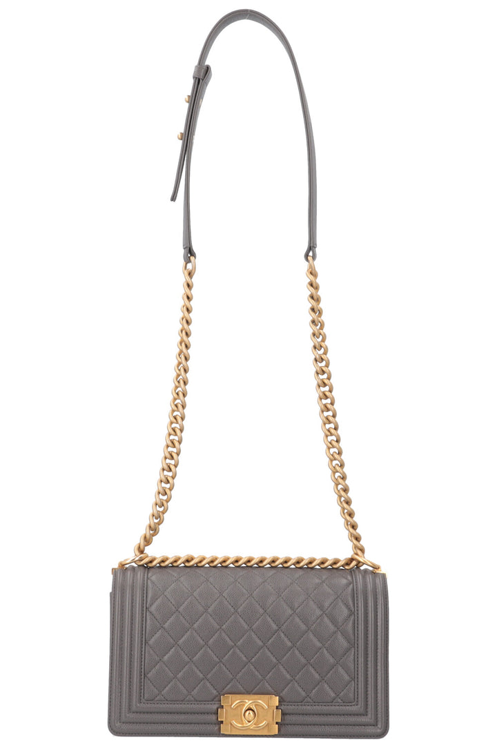 CHANEL Sac Boy Moyen Gris Caviar 