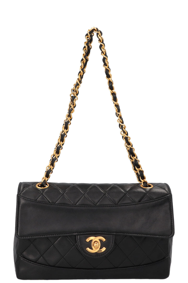 CHANEL Vintage Single Flap Bag Black