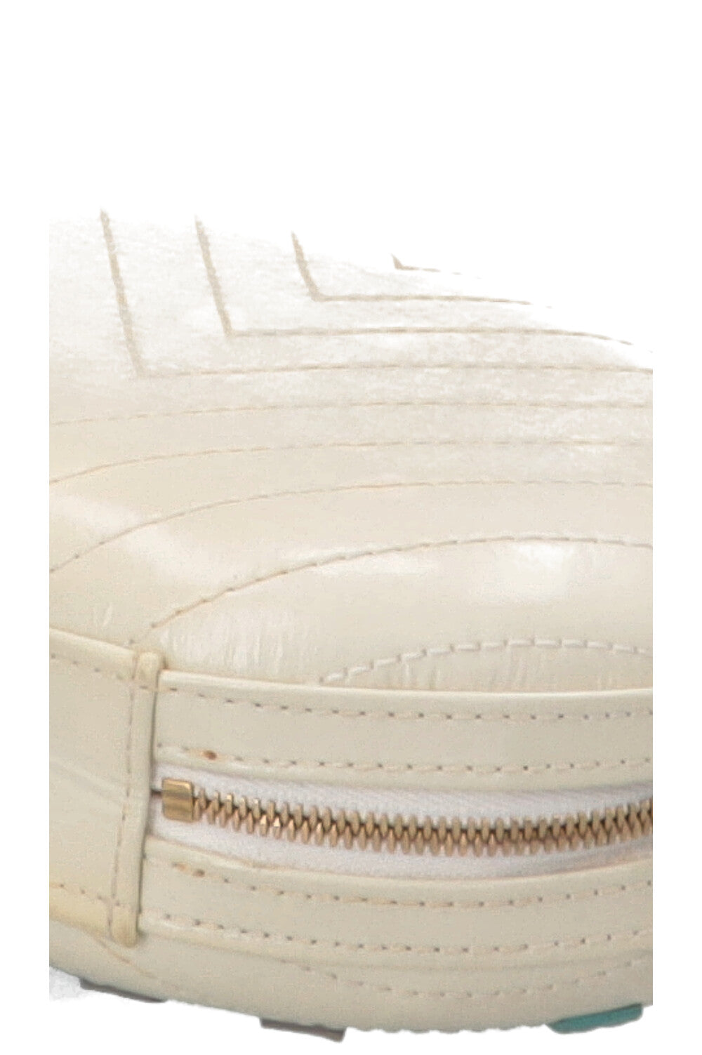 CHANEL La Pausa Bag