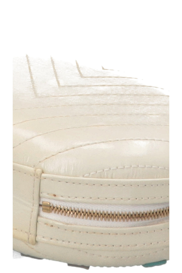 CHANEL La Pausa Bag