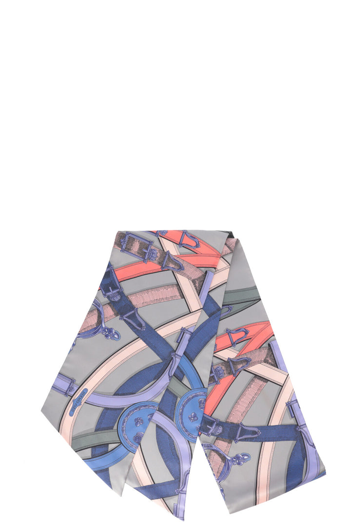 HERMÈS Cavalcadour Maxi Twilly Silk Blue Grey