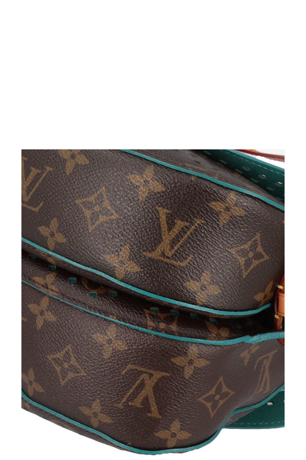 LOUIS VUITTON Flore Saumur 30