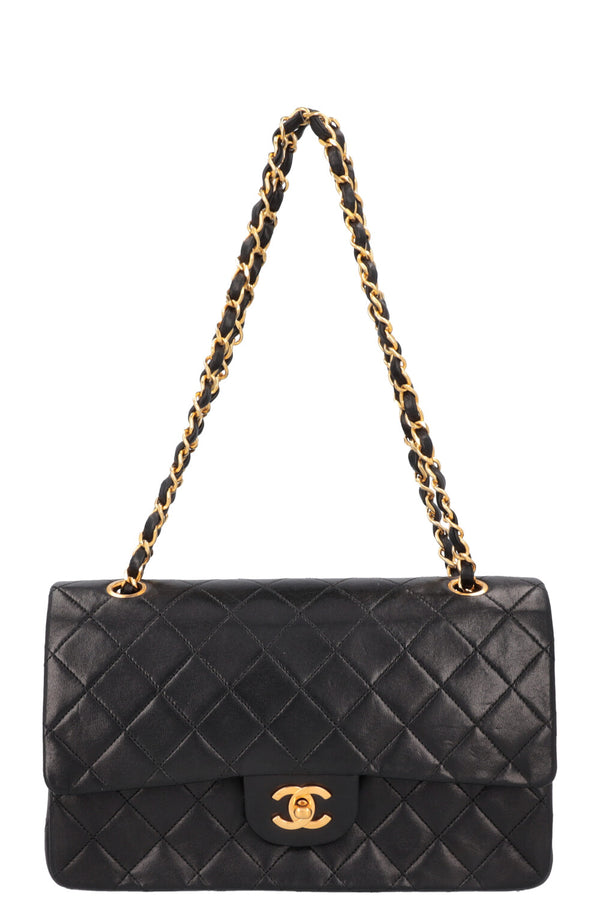 CHANEL Vintage Flap Bag Medium Black