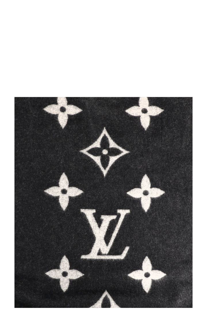LOUIS VUITTON Cold Reykjavik Mink Pocket Scarf Cashmere Black