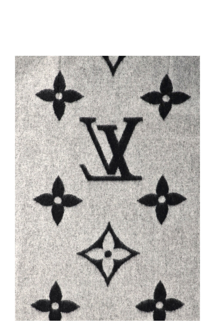 LOUIS VUITTON Cold Reykjavik Mink Pocket Scarf Cashmere Black