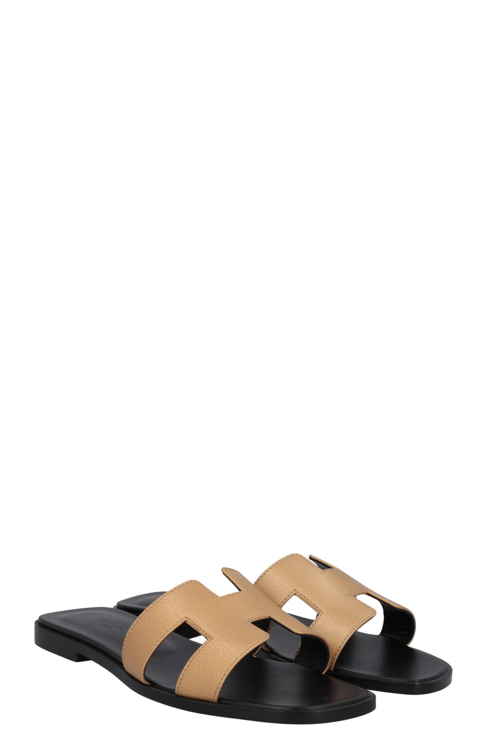 HERMÈS Oran Flats Leather Gold