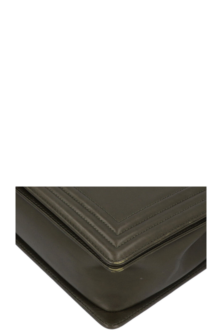 CHANEL 1st Edition Boy Bag Large Olivegreen