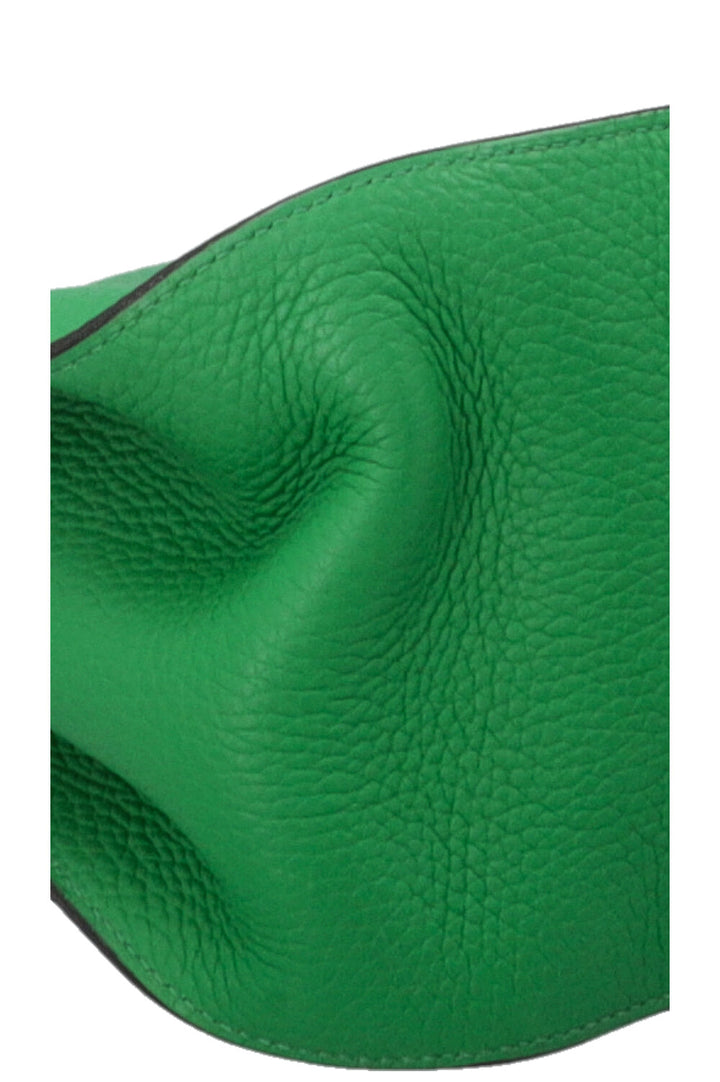 HERMÈS Jypsiere 31 Crossbody Bag Clemence Green