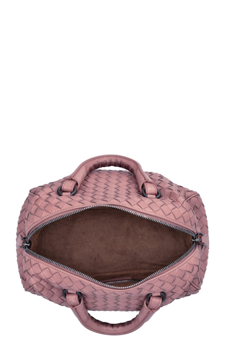 BOTTEGA VENETA Mini sac Boston en cuir Intrecciato rose poudré