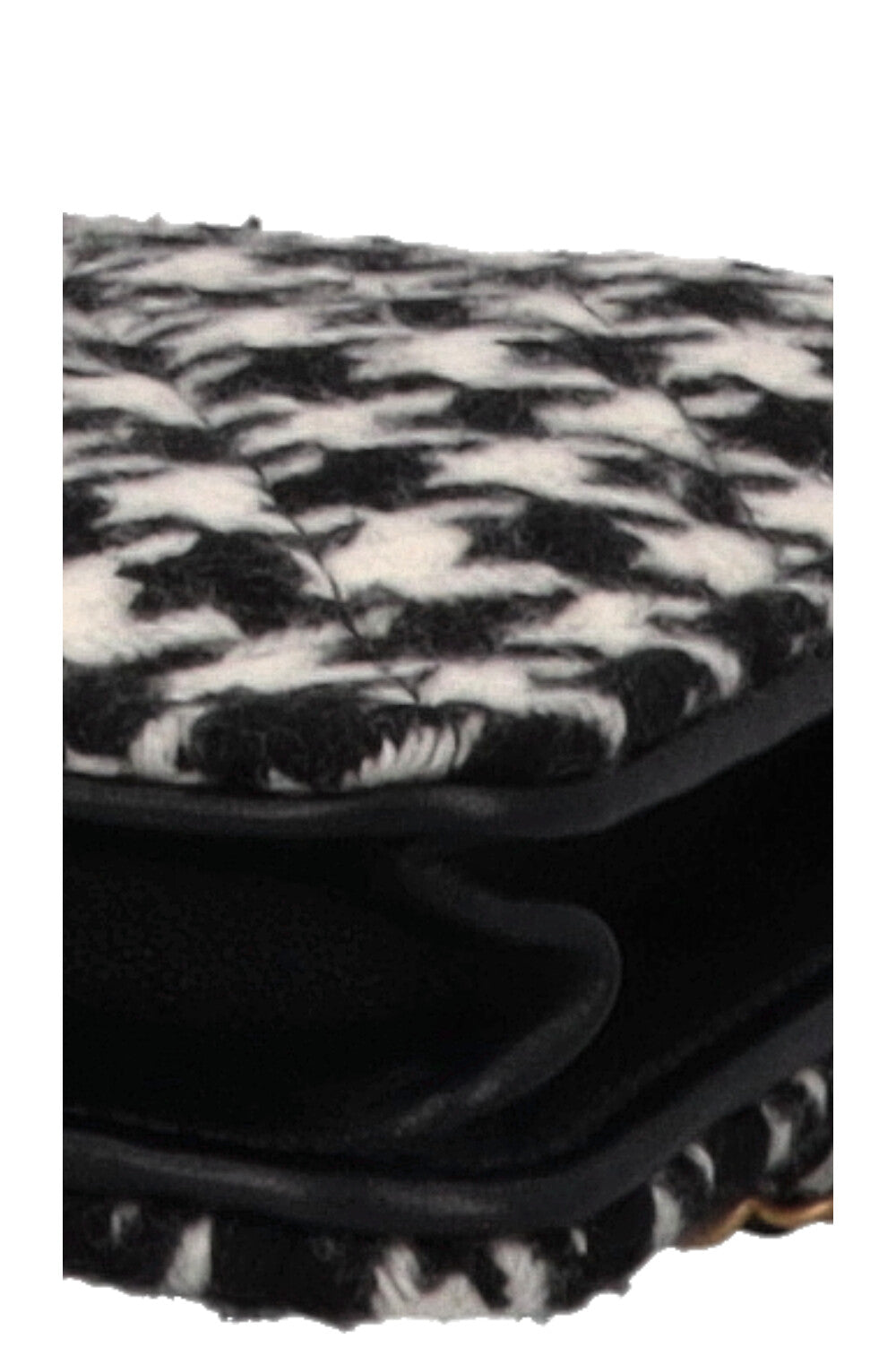 CHANEL Heart CC Houndstooth WOC Black White