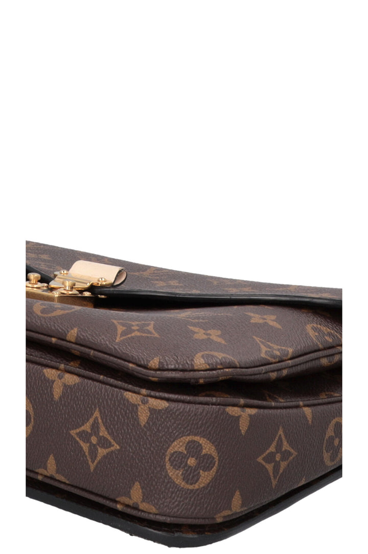 LOUIS VUITTON Metis Pochette Crossbody Bag MNG Canvas Ivory