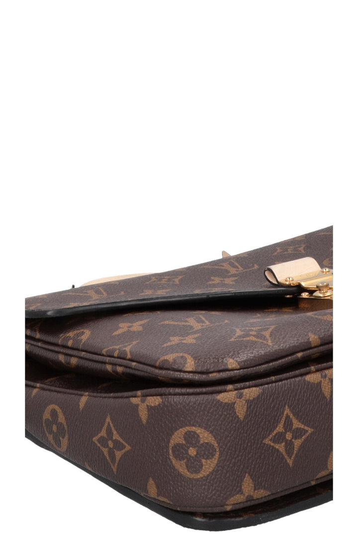 LOUIS VUITTON Metis Pochette Crossbody Bag MNG Canvas Ivory