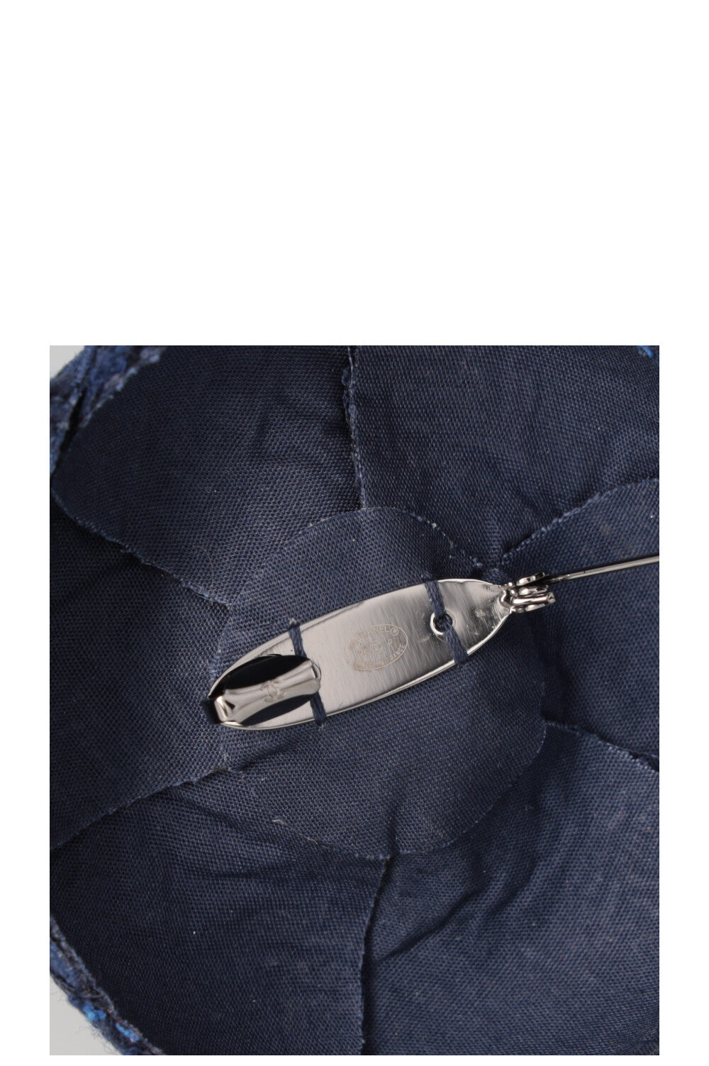 Broche Camélia CHANEL Tweed Bleu