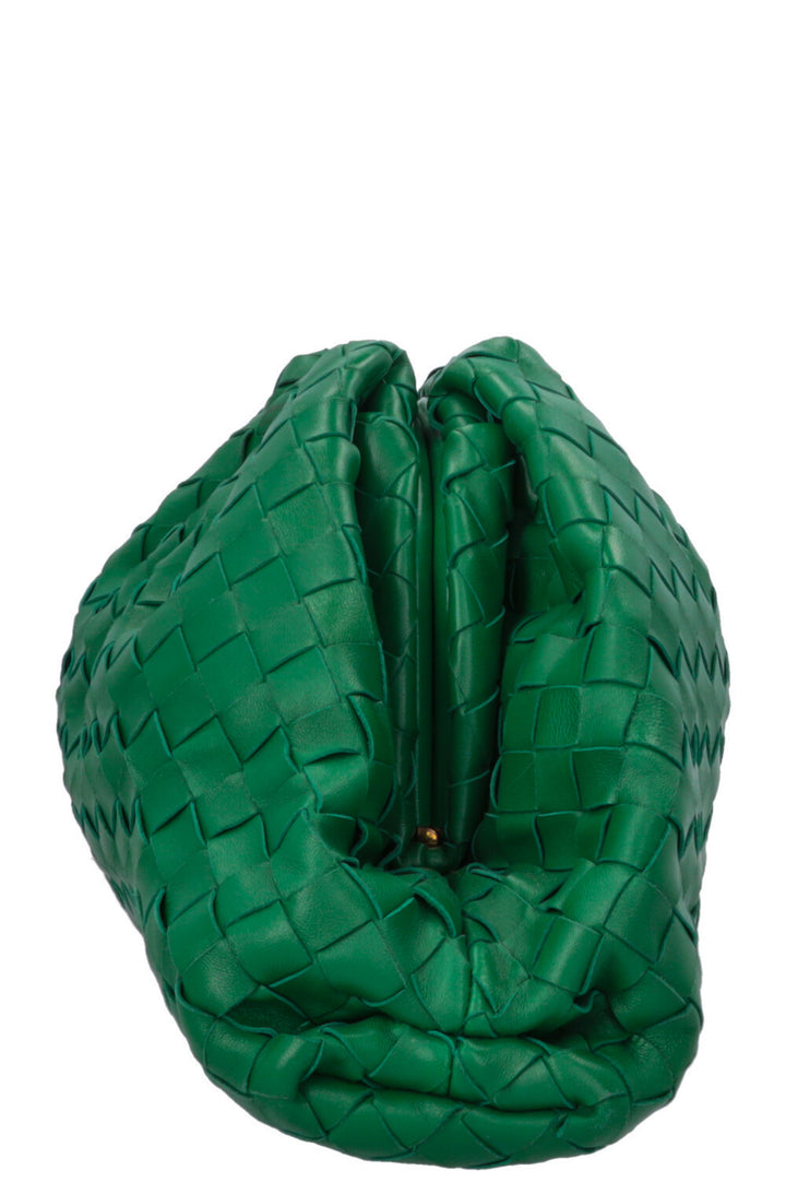 BOTTEGA VENETA The Pouch Intrecciato Emerald Green