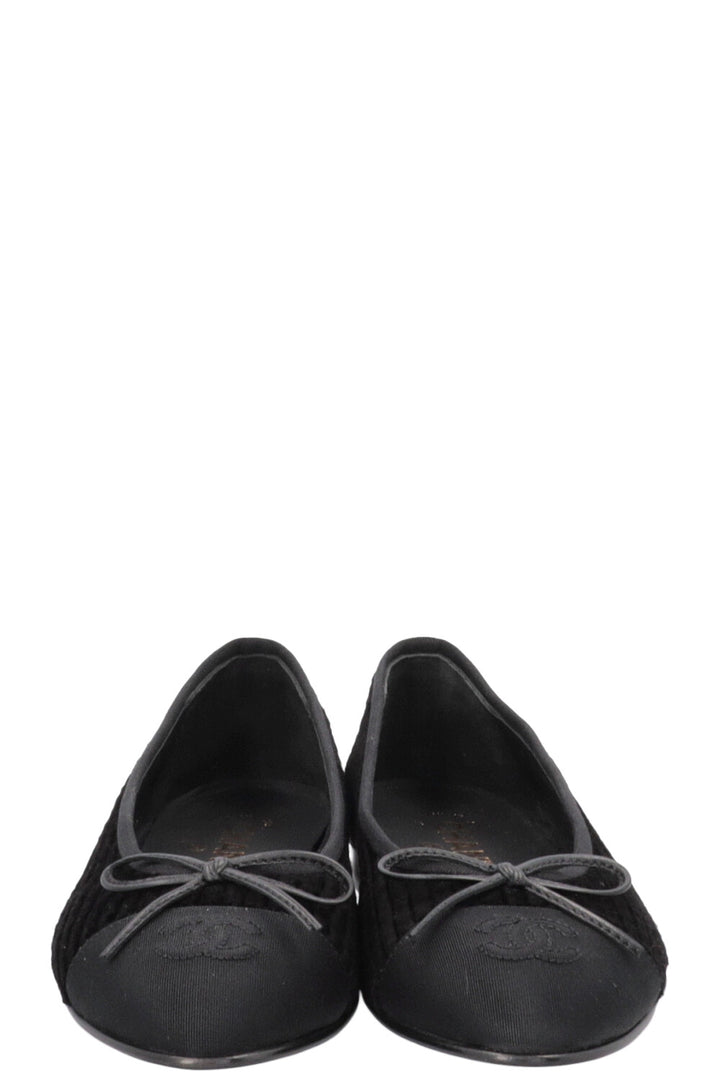 CHANEL Ballerines Classiques Velours Côtelé Noir