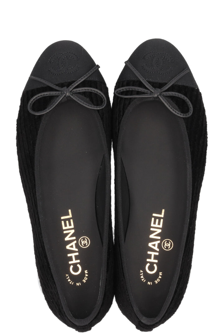 CHANEL Ballerines Classiques Velours Côtelé Noir