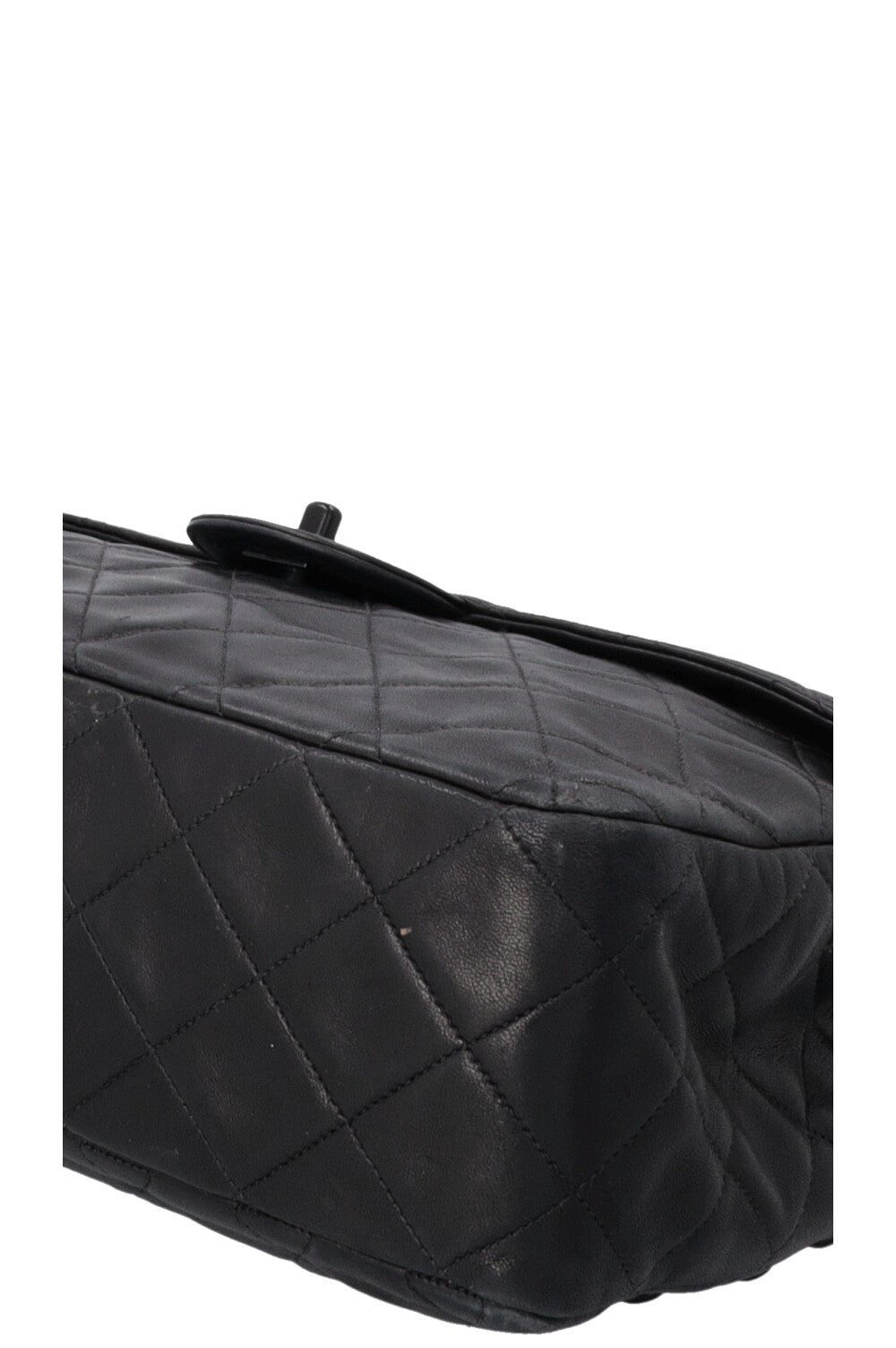 Sac à rabat classique simple et intemporel Jumbo de CHANEL, noir