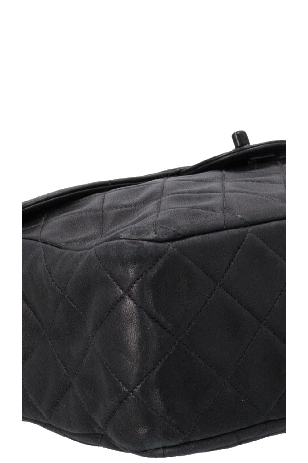 Sac à rabat classique simple et intemporel Jumbo de CHANEL, noir