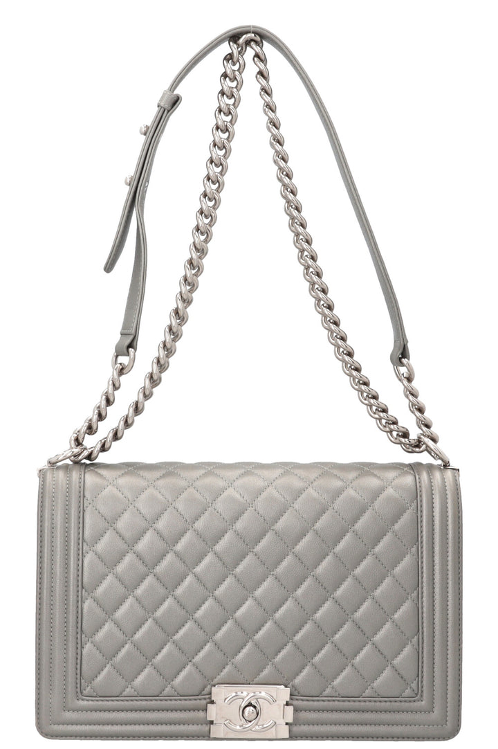 CHANEL New Medium Boy Bag Caviar Silver