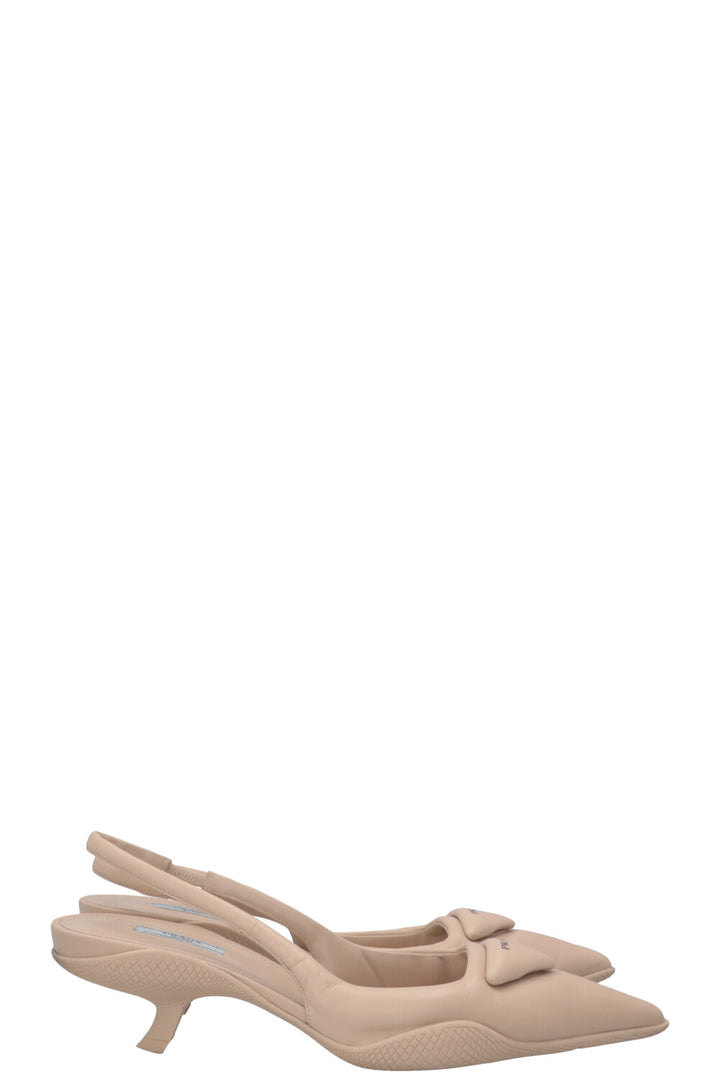 PRADA Slingbacks rembourrés en cuir beige