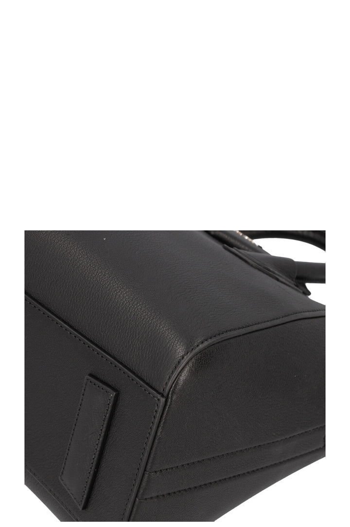 GIVENCHY Antigona Bag Medium Leather Black