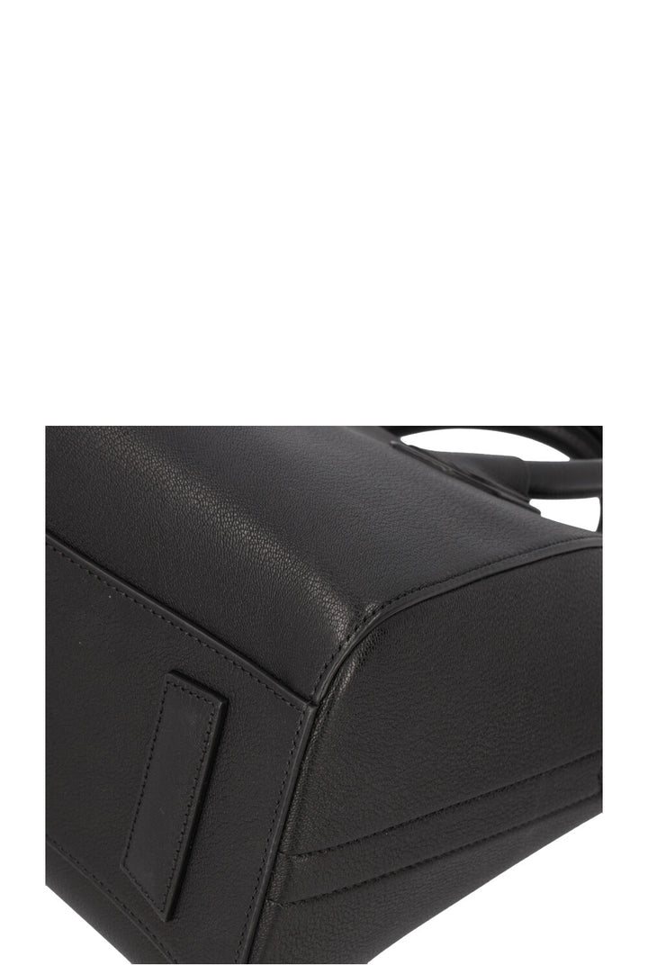 GIVENCHY Antigona Bag Medium Leather Black