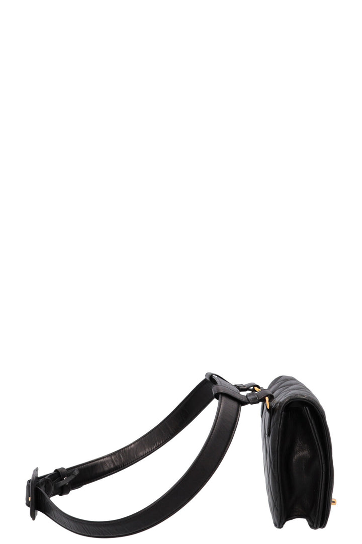 CHANEL Vintage CC Beltbag Black