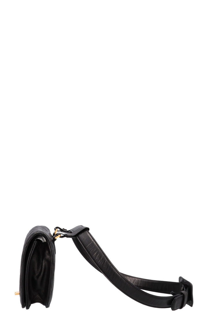 CHANEL Vintage CC Beltbag Black