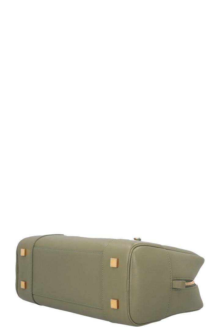 LOEWE Amazona 26 Bag Olive Green Leather
