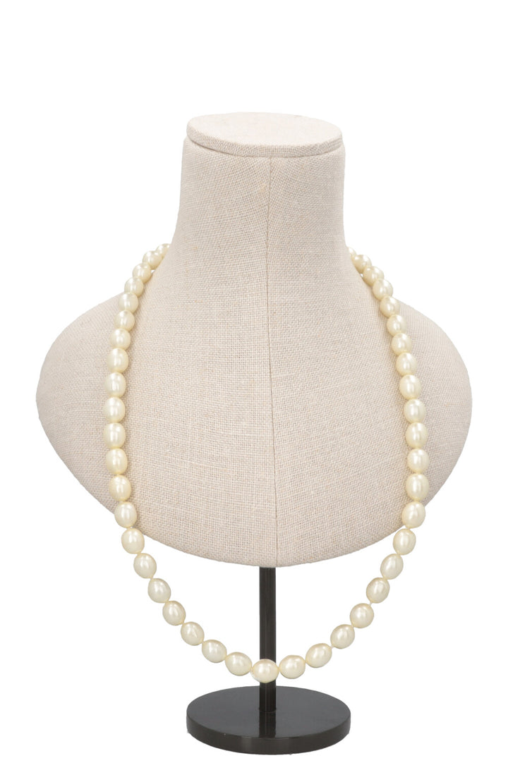 Collier de perles CHANEL
