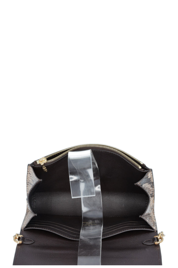 LOUIS VUITTON Twist Wallet On Chain