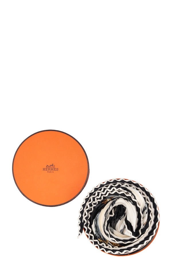 HERMÈS Brides Rebelles Plissé Carré Silk Ivory