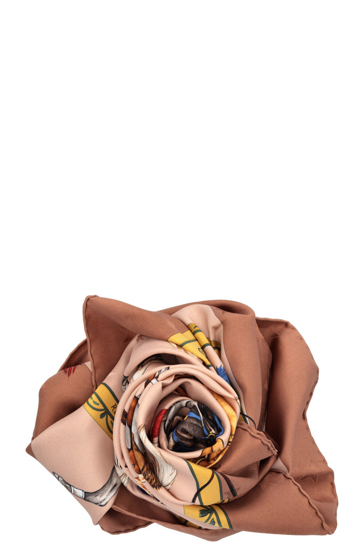 HERMÈS En Piste Carré Silk Brown