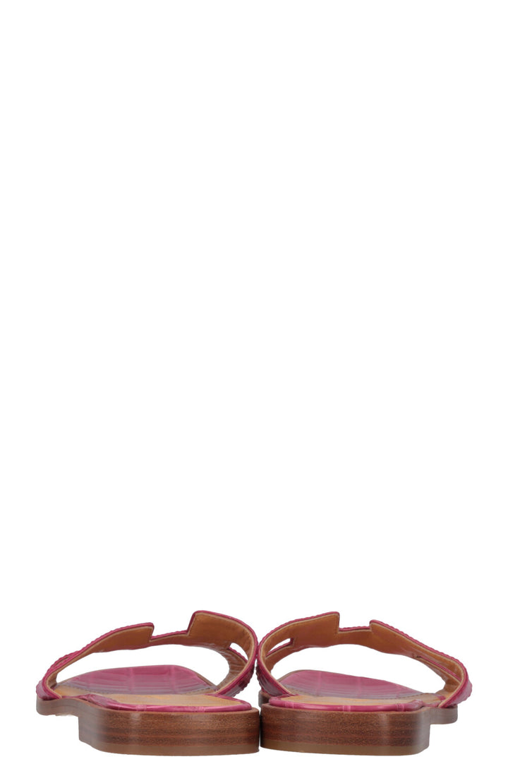 HERMÈS Oran Flats Alligator Pink
