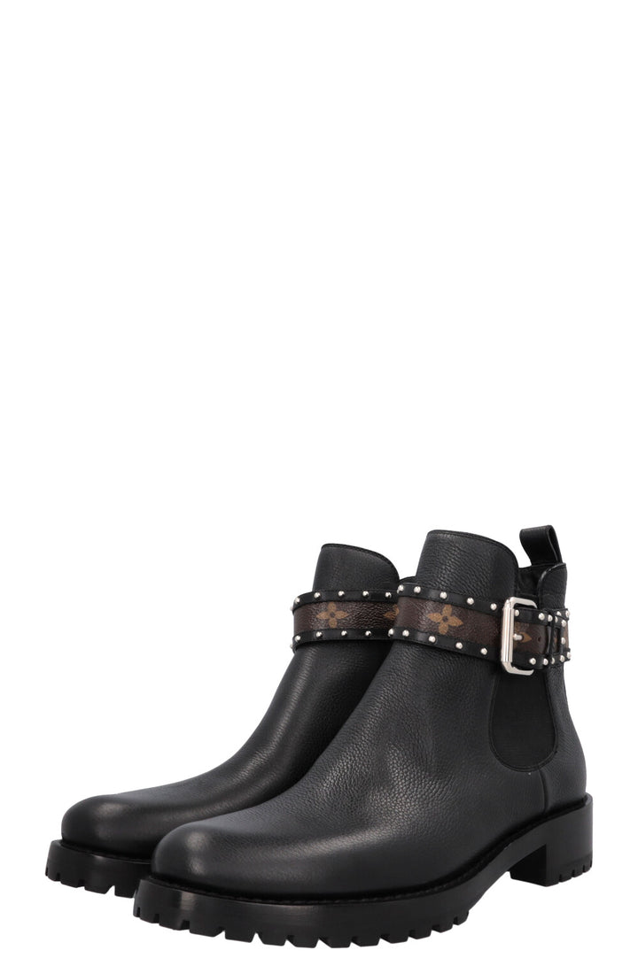 LOUIS VUITTON MNG Buckled Ankle Boots Black