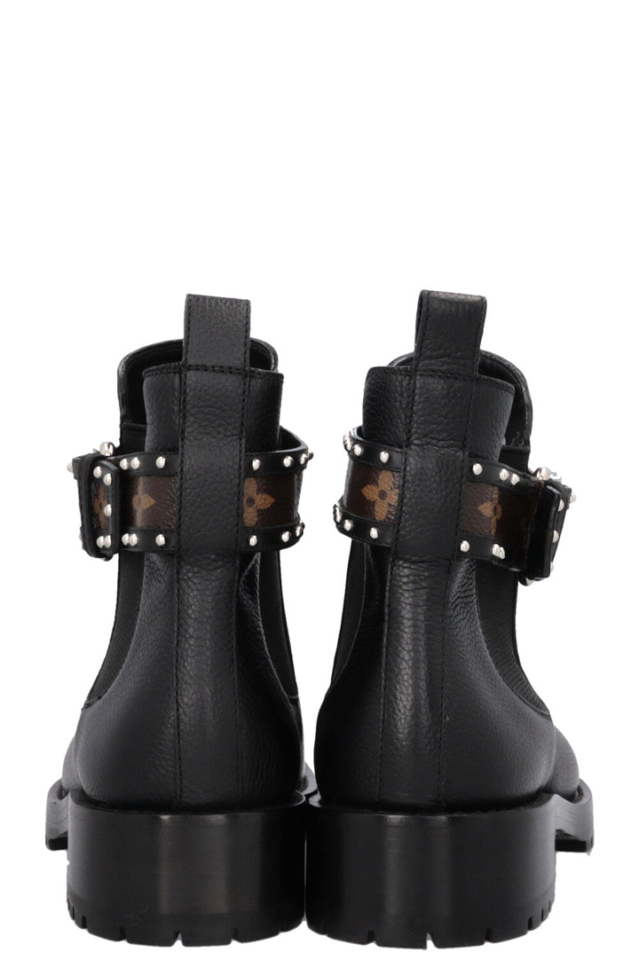 LOUIS VUITTON MNG Buckled Ankle Boots Black