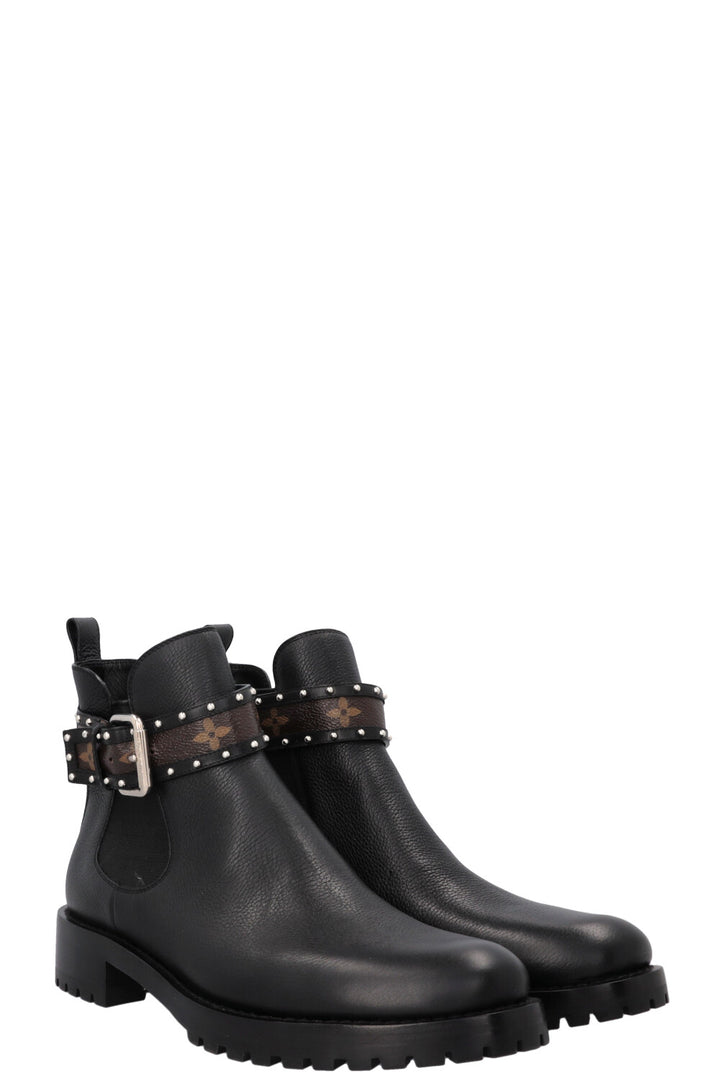 LOUIS VUITTON MNG Buckled Ankle Boots Black