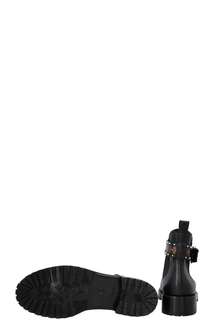 LOUIS VUITTON MNG Buckled Ankle Boots Black
