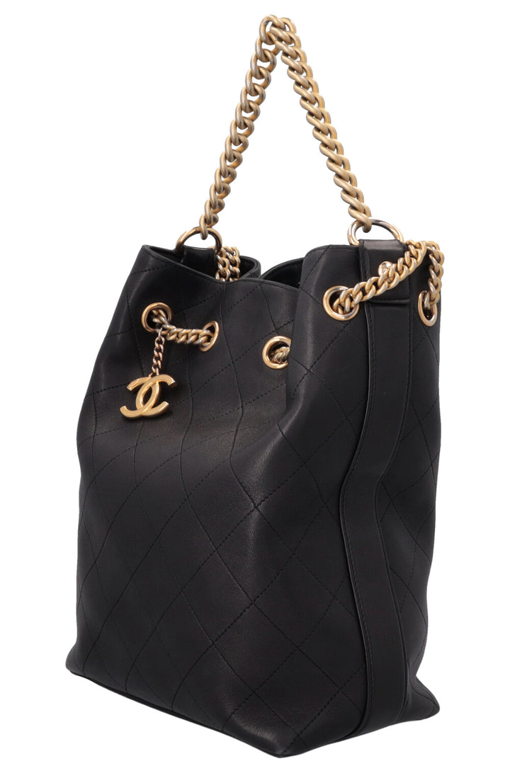Sac hobo porté épaule CHANEL Paris-Rome en cuir noir