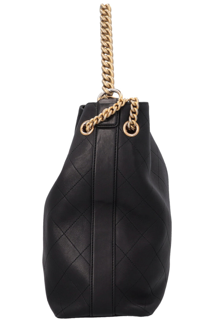 Sac hobo porté épaule CHANEL Paris-Rome en cuir noir