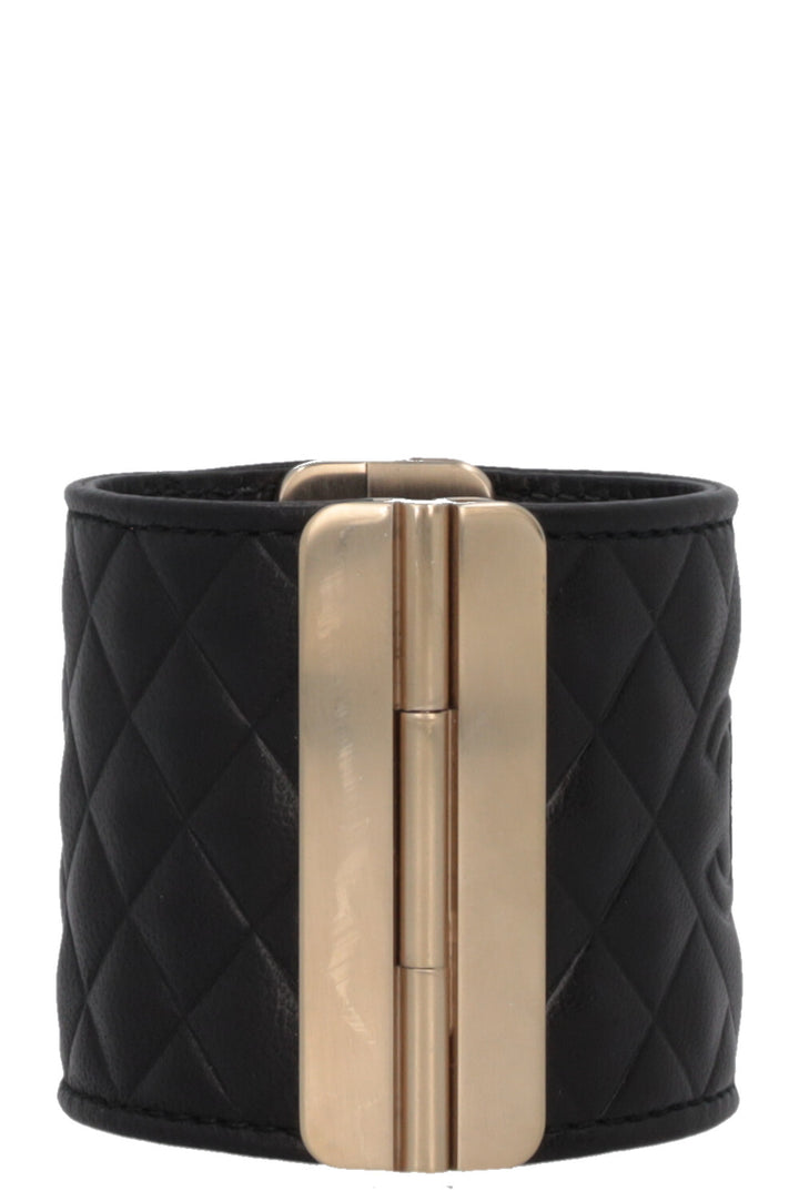 CHANEL 2017 Quilted CC Bracelet Leather Black
