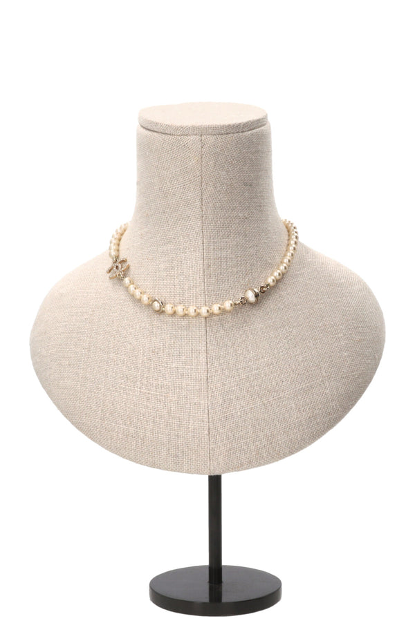 CHANEL 2024 Collier CC Perle fantaisie Or